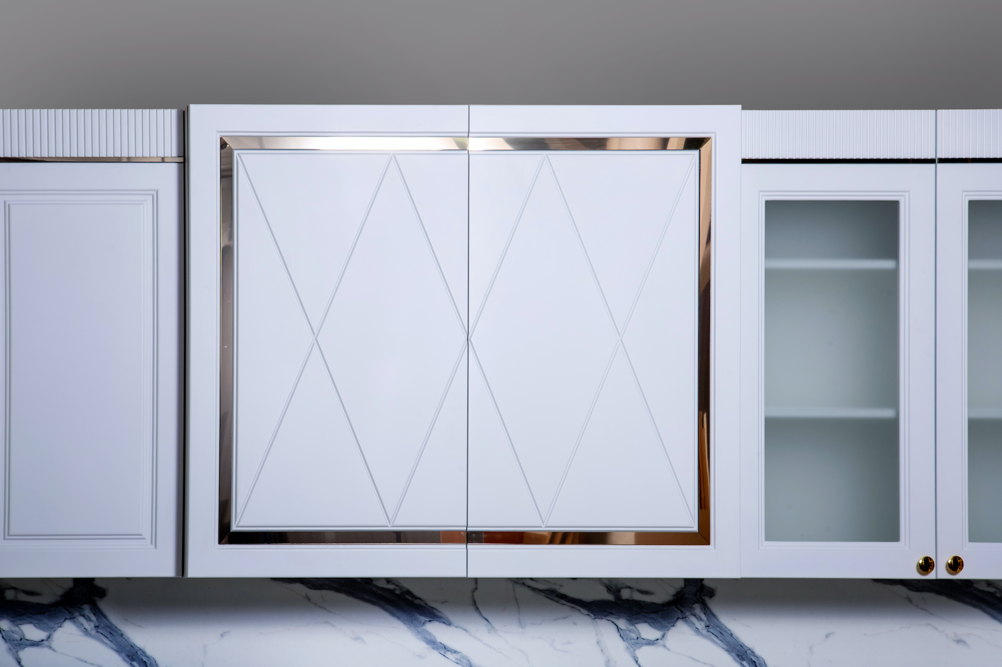 Детали, кухня "Лючия" бело-серый 1