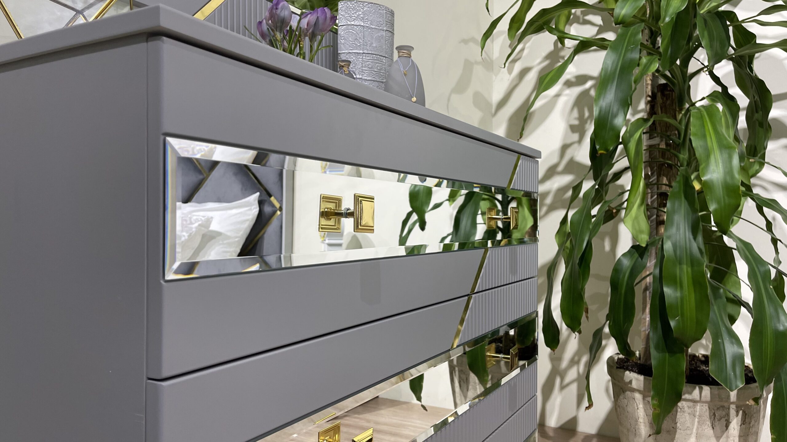 spalnya_mebel_alize_seraya_4dv_detali4 Спальная мебель "Ализе" серая 4 дв | Детали 4